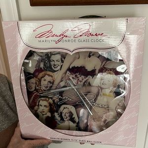 SALE! 2010 Marilyn Monroe 13.75” Glass Wall Clock